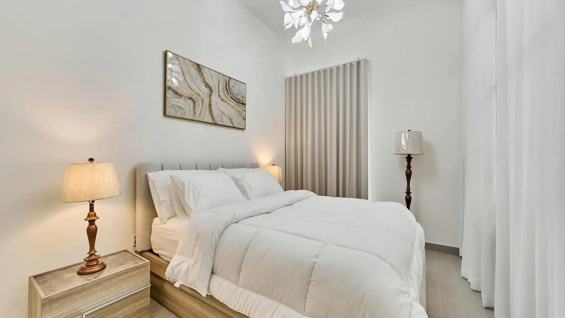 Stylish & Modern 1Br In Dubai Hills Golfville Apartment