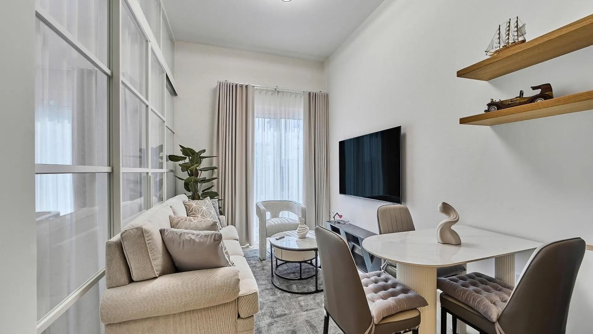 Stylish & Modern 1Br In Dubai Hills Golfville Apartment