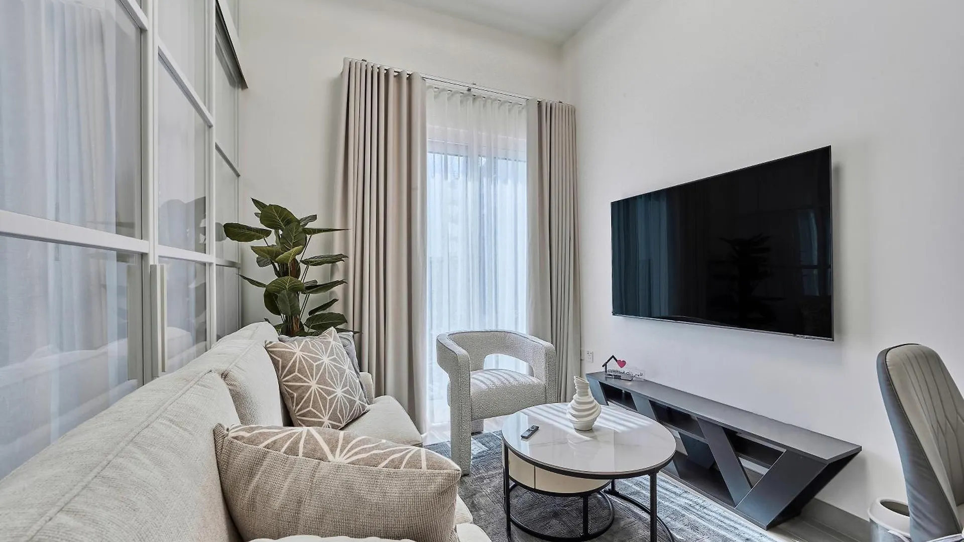 Stylish & Modern 1Br In Dubai Hills Golfville